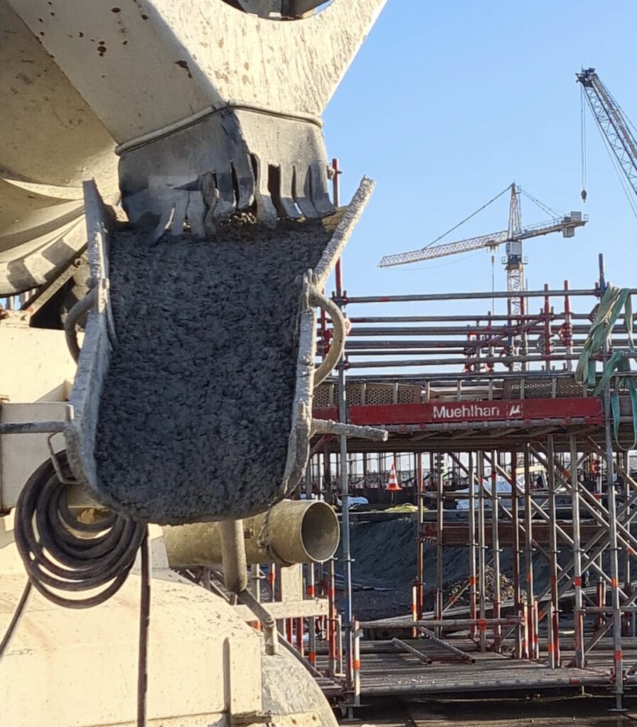 Beton storten uit de goot